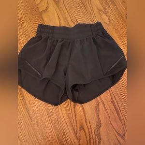Lululemon Black Hotty Hot Shorts 2.5